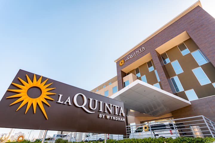 La Quinta by Wyndham Santiago Aeropuerto