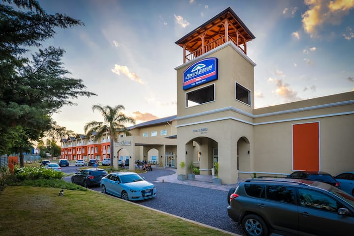Howard Johnson by Wyndham Villa Carlos Paz